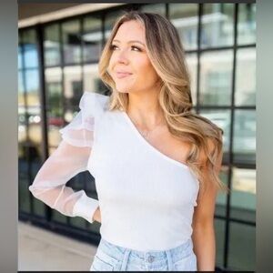 TCEC Elegant White One-Shoulder Asymmetrical Ribbed Sheet Sleeve Top M Medium